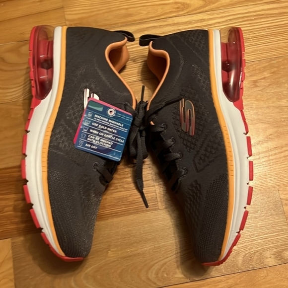 Skechers Lite-Weight Memory Foam Wide Fit 8.5 NWT - Picture 8 of 9